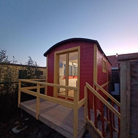 Roulotte Et Sauna De Tonton Bouvy Au Domaine Du Reuze Winnezeele Екстериор снимка