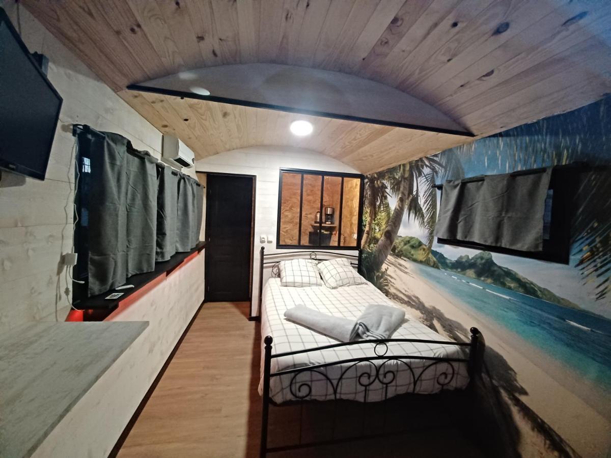 Roulotte Et Sauna De Tonton Bouvy Au Domaine Du Reuze Winnezeele Екстериор снимка